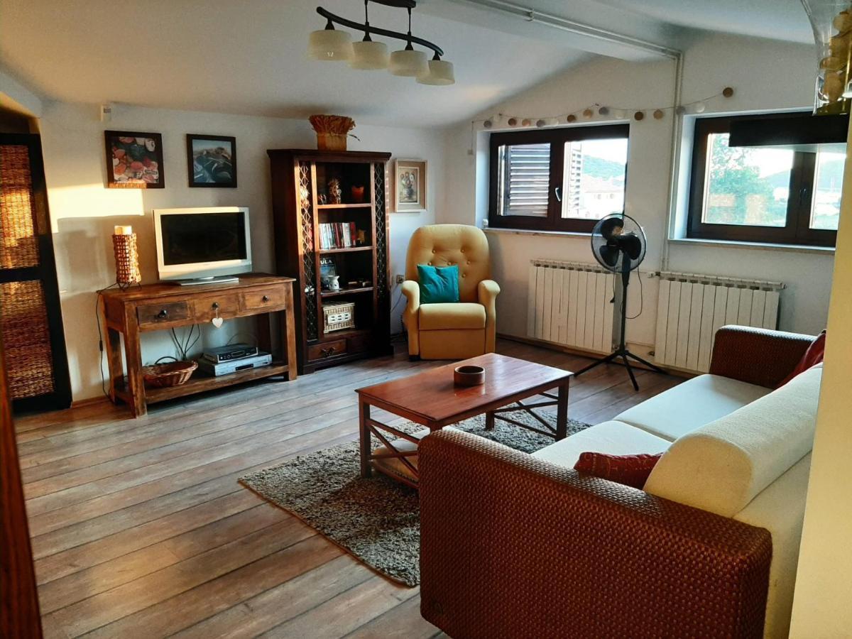 Nice, Cosy Studio Apartment With Shared Outdoor Pool Баньоле Екстериор снимка
